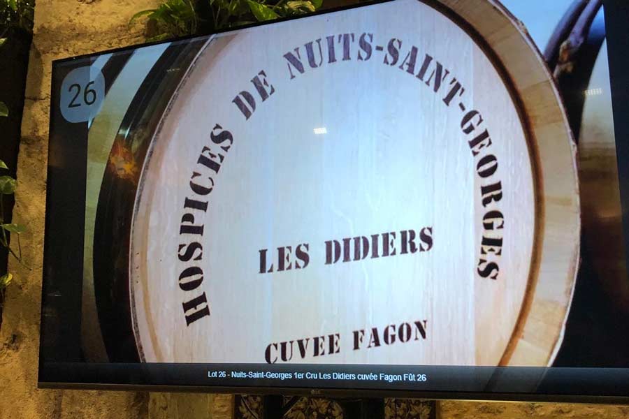 Bilan des enchères des Hospices de Nuits-Saint-Georges  : un nouveau record – Albert Bichot reste l’acheteur numéro 1